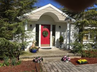 36 Locust Grove Rd, Tinton Falls, NJ 07753