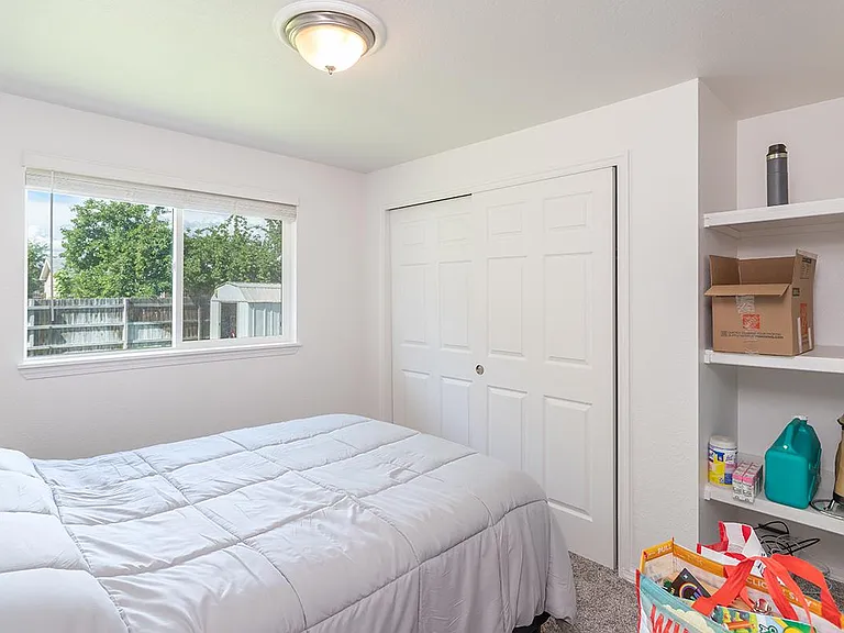 930 E Clarene St — Photo 10