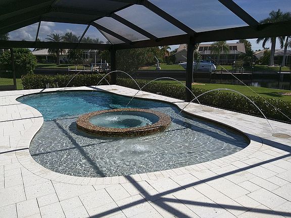 Swimming pool, spa and jets