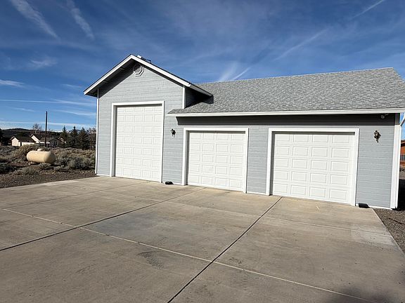 3rd image of 2335 Jacobsen Ln