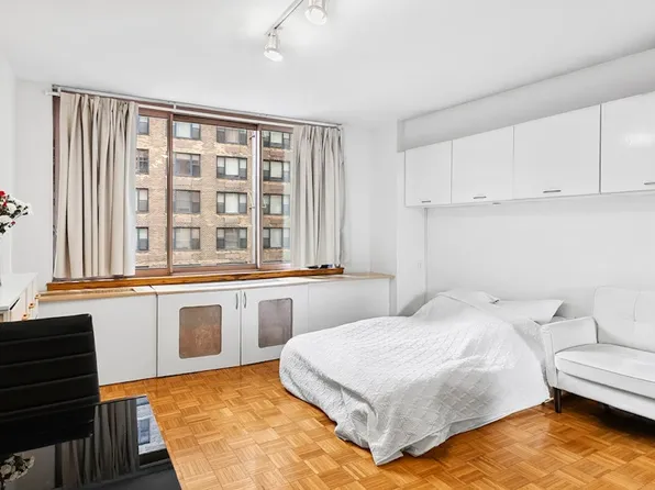 235 East 40th Street image 1 of 14