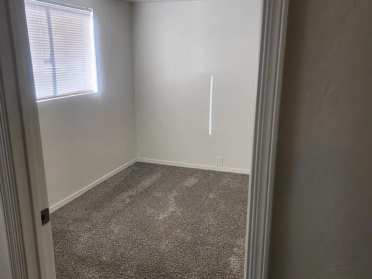 20 N White Mountain Rd — Photo 14