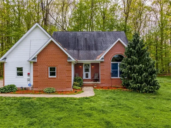 305 Morgan Ter, Roaming Shores, OH 44084