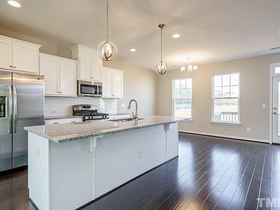 PHOTO REPRESENTATIONAL-colors options vary same floorplan not exact home