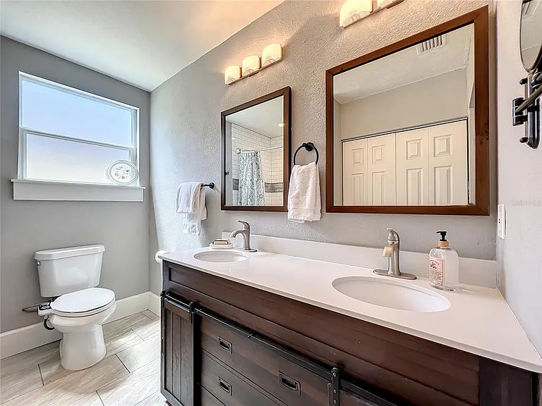1137 Highland St S — Photo 21