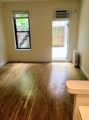 Rented by PocketBroker Inc | media 10