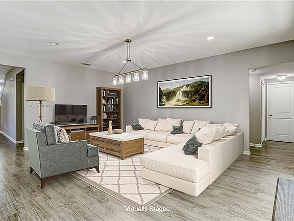 3rd image of 97170 Harbor Concourse Cir