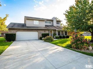 422 Zook Ct, Metamora, IL