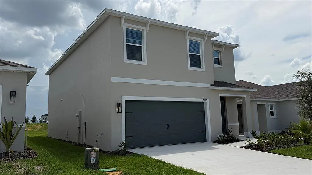 5 bed, 3.0 bath, 2447 sqft, $2,800 — Photo 3