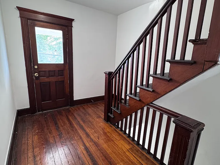 111 Smith St — Photo 11