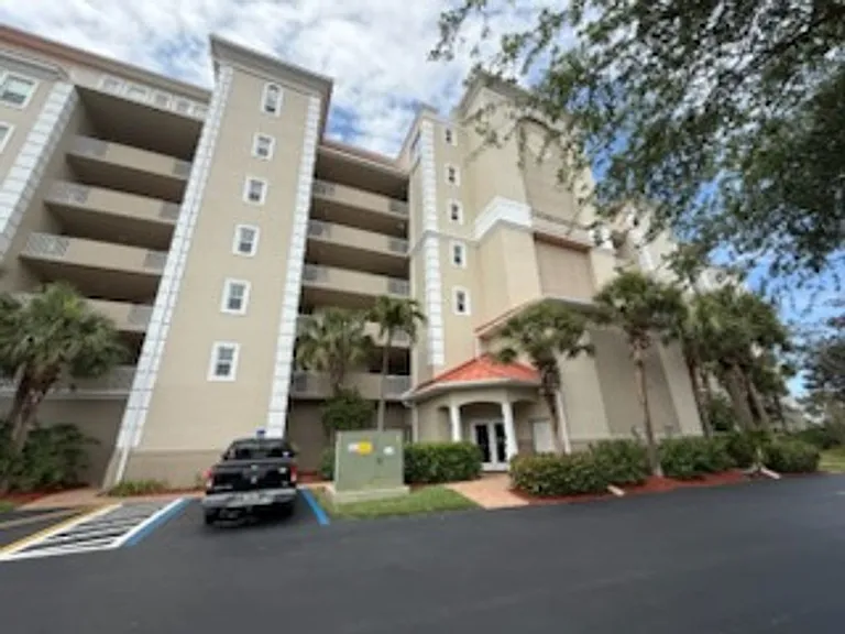 269 Vintage Bay Dr #C-3 — Photo 1