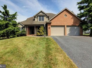 3135 Saint Andrews Dr, Chambersburg, PA