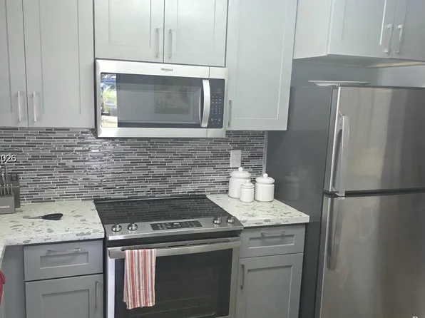 524 Osprey Dr APT 10B, Delray Beach, FL 33444