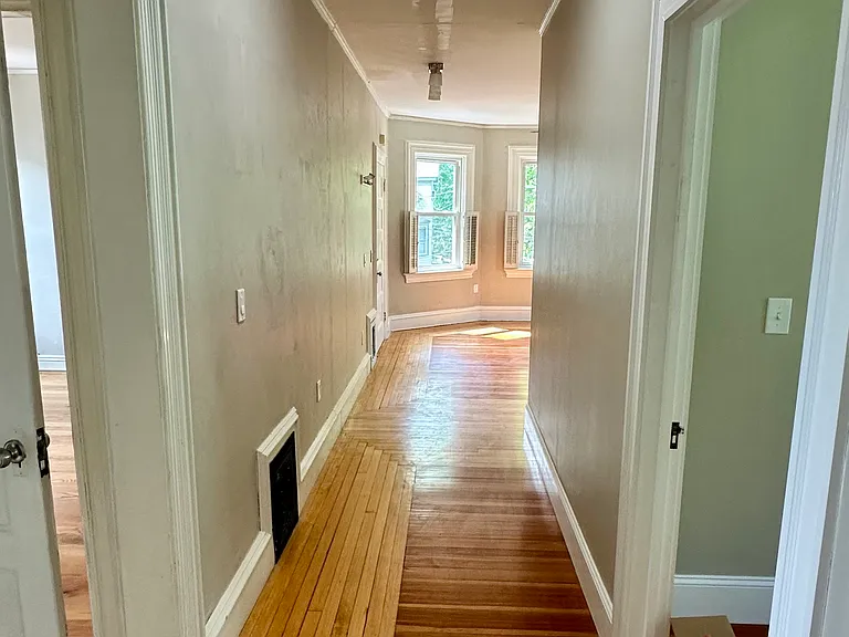 12 E George St #1 — Photo 3