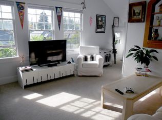2 7th St APT B, Petaluma, CA 94952