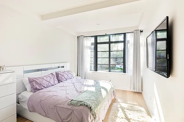 Sold by Compass | media 18