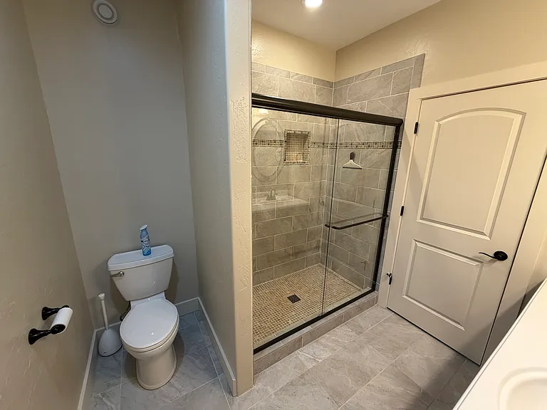 815 Parkway Dr — Photo 25