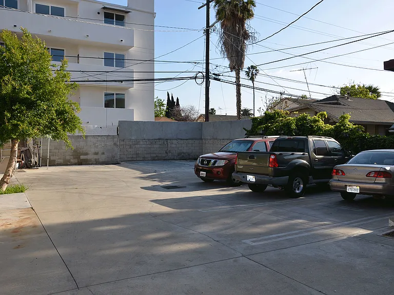 5646 La Mirada Ave #2 — Photo 22