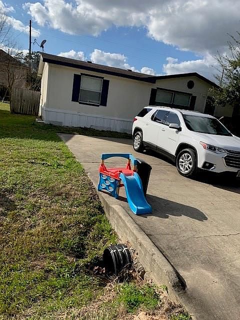 1st image of 33205 Wedgewood Dr