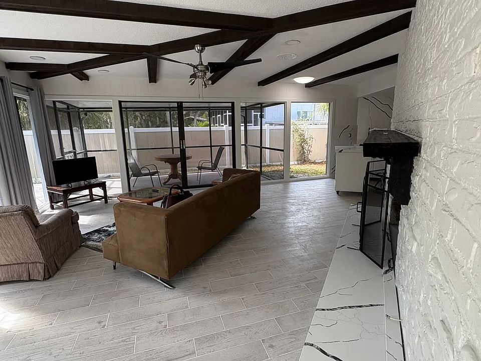 5255 Winding Way #1