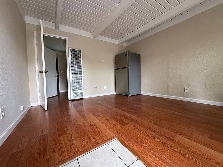 21451 Ocean View Dr #21451 — Photo 4