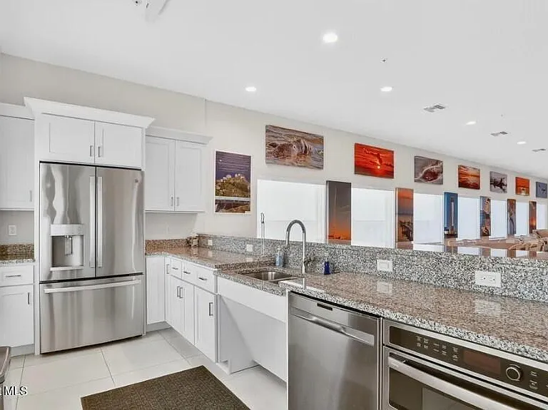 1805 Riverside Dr #205 — Photo 37