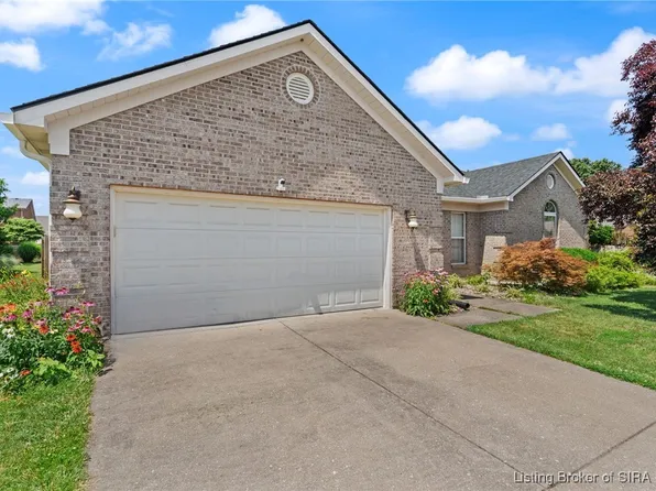 8515 Plum Valley Court, Sellersburg, IN 47172
