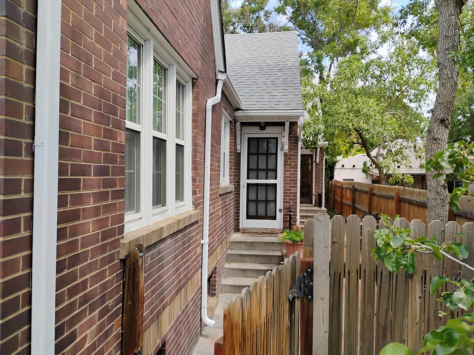 2 bed, 950 sqft, $2,100 — Photo 3