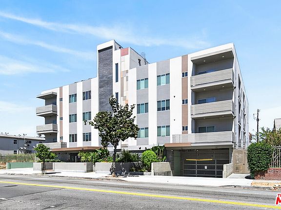 2nd image of 820 S Wilton Pl #201