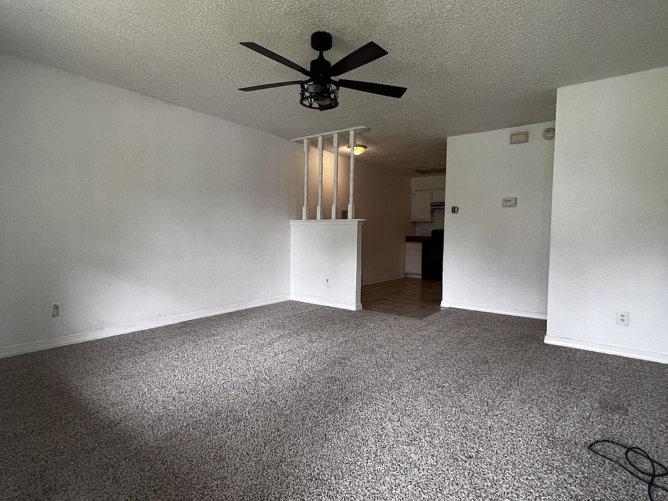 1st image of 14407 Pine St #4