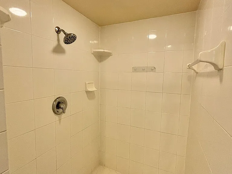 1715 SE 6th Ln — Photo 33