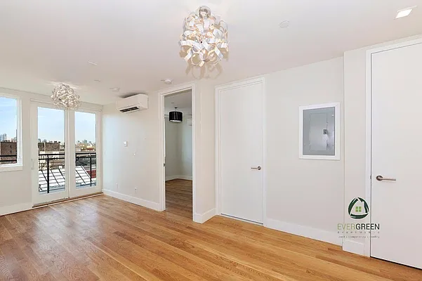 Rented by Evergreen Apartments BK | media 23