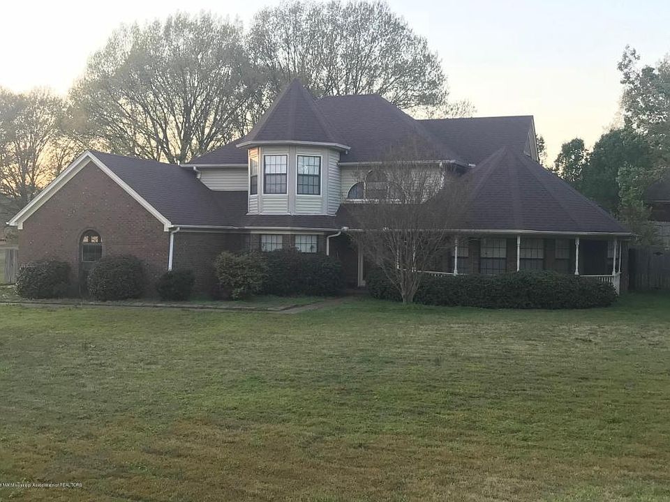 1st image of 230 Village Pkwy