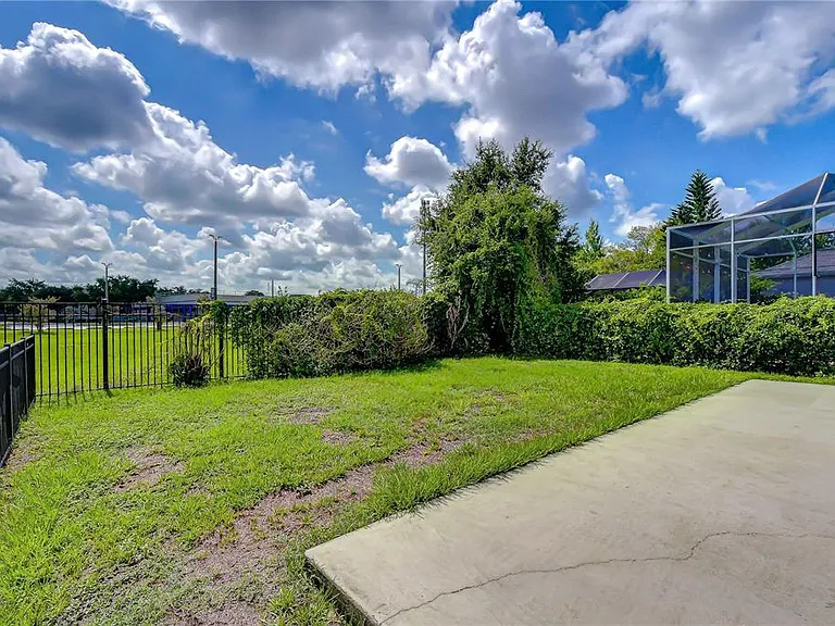 6010 Skylarkcrest Dr — Photo 23