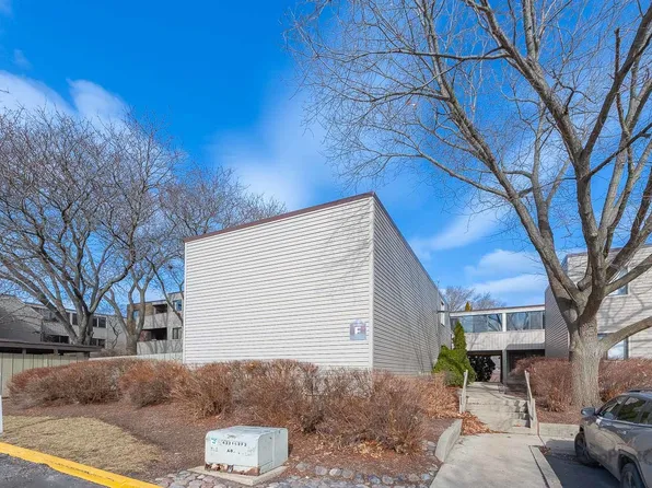 1840 W Highland Ave, Elgin, IL 60123