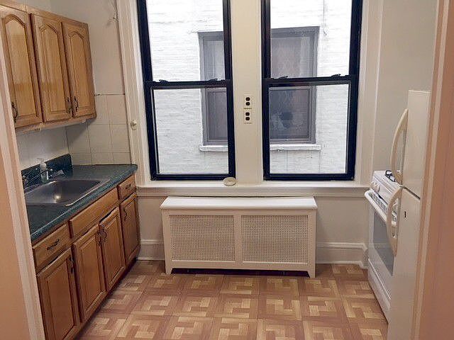 1st image of 3137 33rd St APT 2R