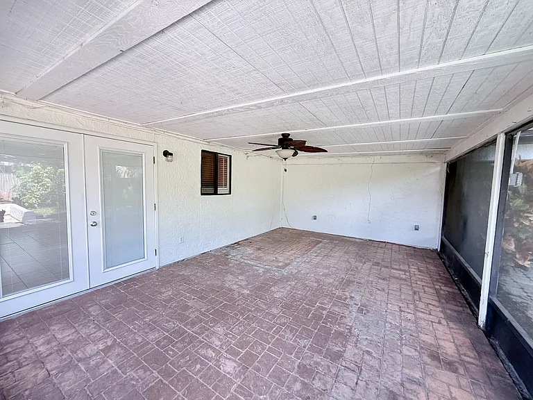 3042 Hanna Ct — Photo 17