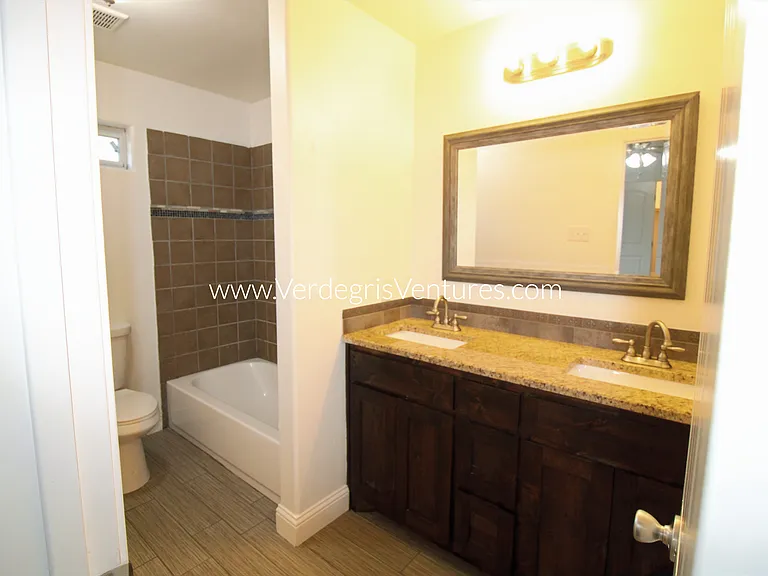 Principal bathroom