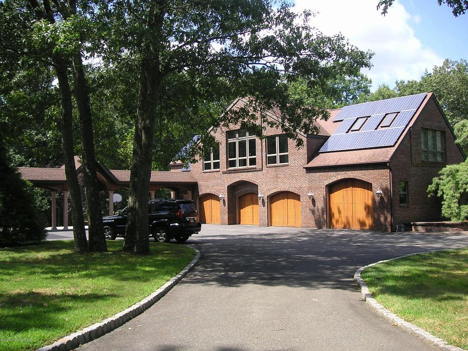 2nd image of 2426 Whitesville Rd