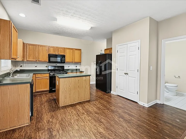 834 Glen Abbey Dr — Photo 4