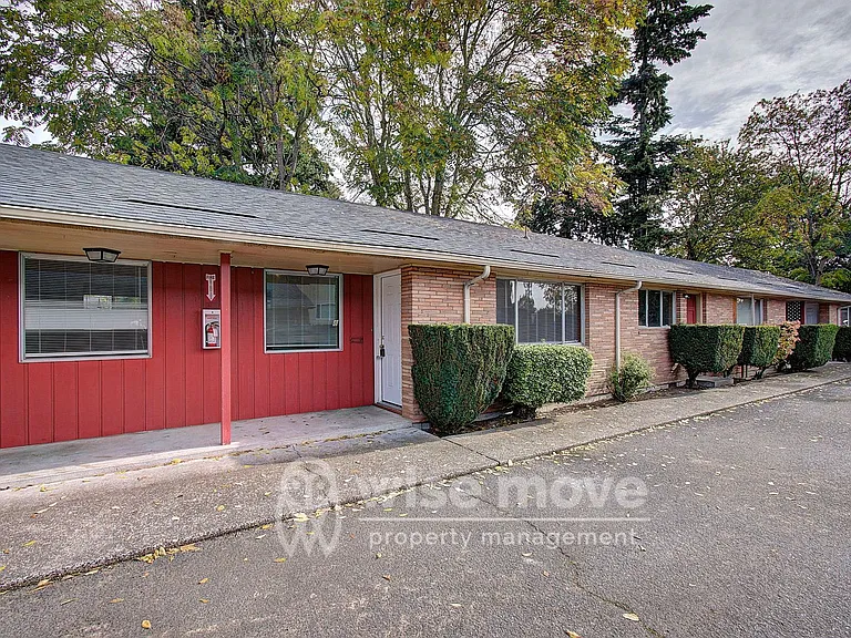 2605 E Mill Plain Blvd #4 — Photo 2