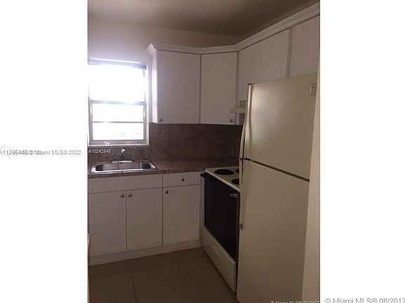 4th image of 4165 SW 67th Ave APT 205B