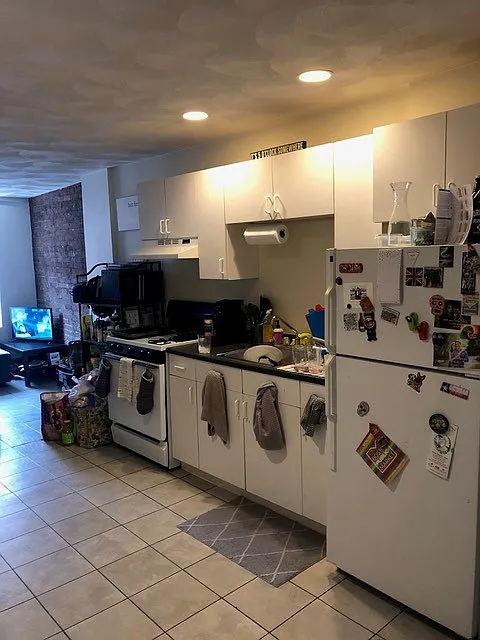 2 bed, 1.0 bath, $2,700 — Photo 2