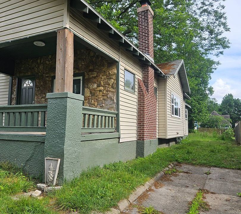 1st image of 812 W Pershing St