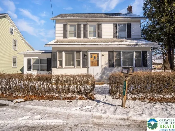 608 Monocacy Dr, Bath, PA 18014