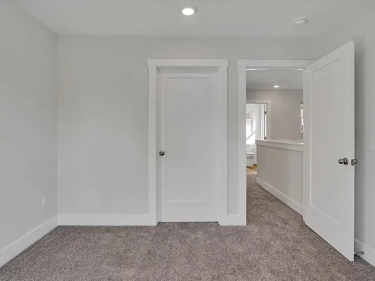 2866 Worth Dr — Photo 25