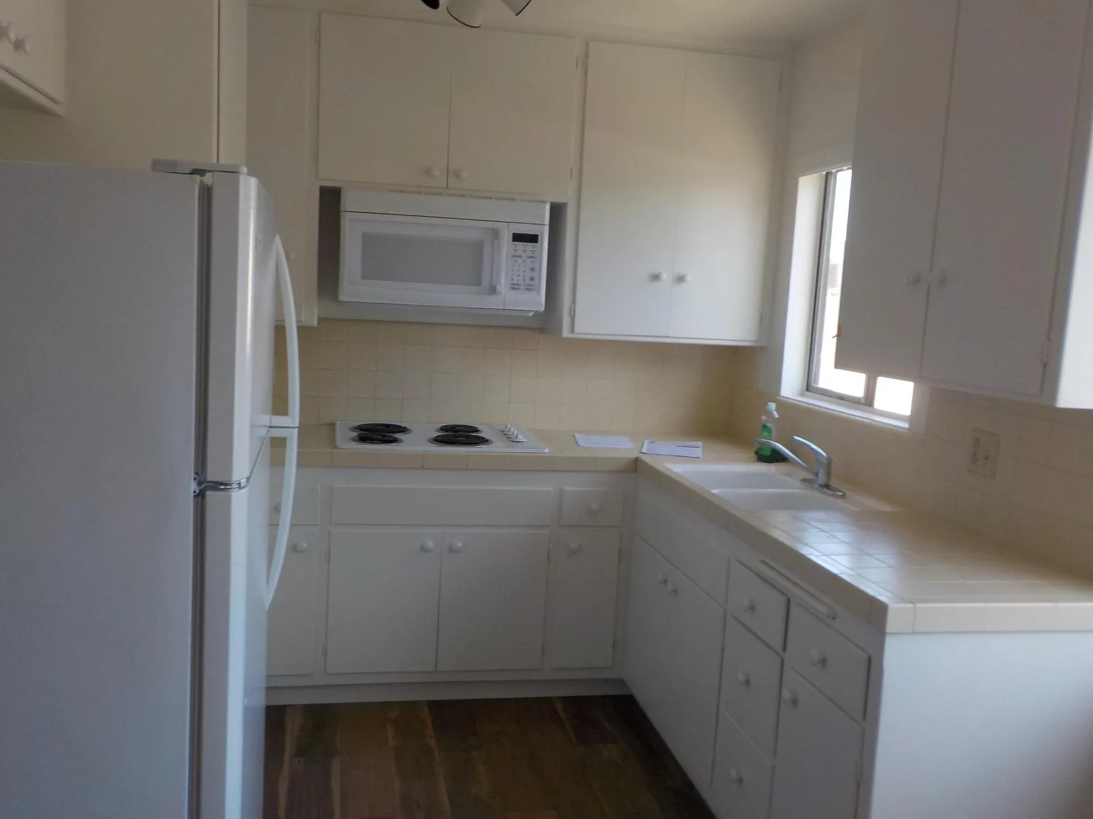 1 bed, 850 sqft, $2,395 — Photo 2