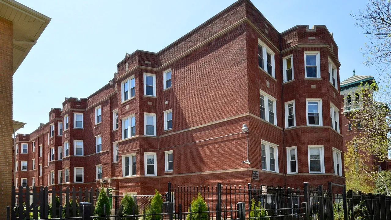 2 bed, $1,800 — Photo 2
