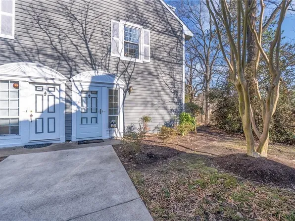 4674 Genoa Cir, Virginia Beach, VA 23462