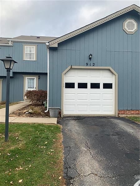 1st image of 912 Sunset Cir